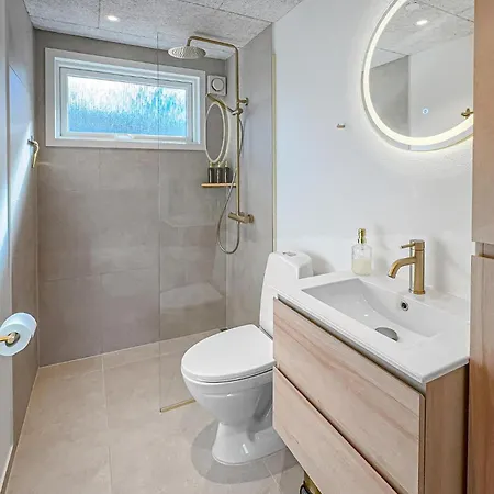 3 Bedroom Amazing In Prázdninový dům *